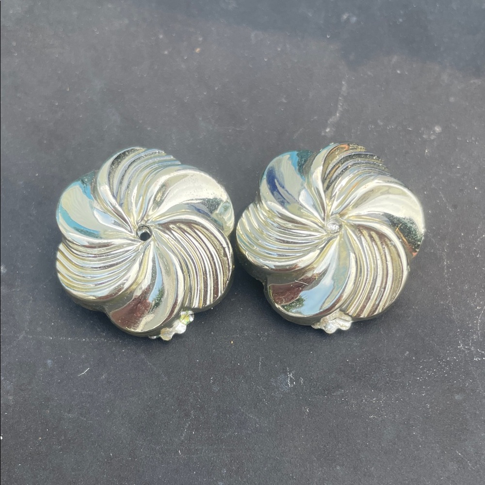 Elegant Silver Floral Earrings